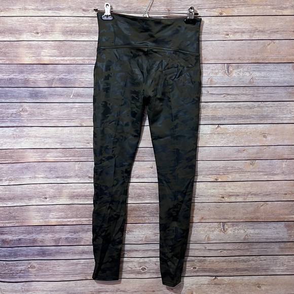 Spanx Faux Leather High-Waist Green Camo Leggings Size Large - Picture 5 of 5